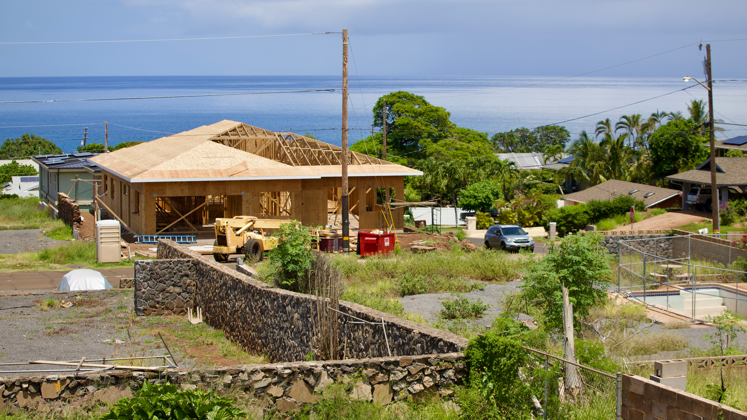 Dozens of survivors of the Maui wildfire have contacted local and state officials about serious problems with the contractors they hired to rebuild their homes. Credit: Erin Nolan/Civil Beat