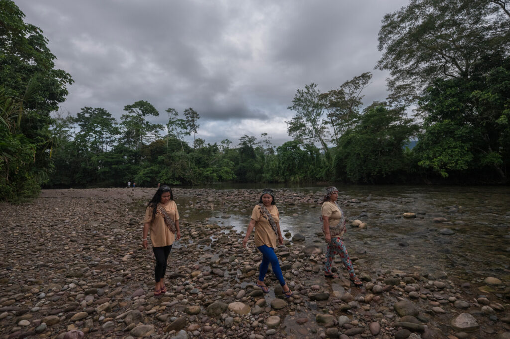 In the community of Yamino, Peru, the Kakataibo people celebrate the fifth anniversary of the “Guardia Indígena del Pueblo Kakataibo.” Credit: Leslie Searles/Global Witness