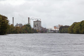 Domtar’s plant along the Roanoke River in Plymouth, N.C., makes pulp used in the production of paper hygiene products. Credit: Lisa Sorg/Inside Climate News